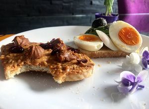 Una foto de Tostada de mantequilla de maní