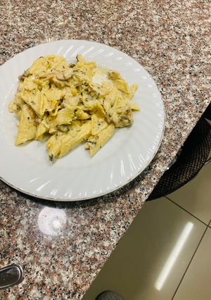 A picture of Chicken pasta.