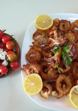 Una foto de Calamares enharinados con cerveza