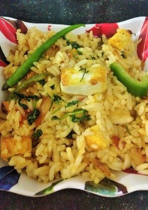 वेजिटेबल फ्राइड राइस (vegetable fried rice recipe in Hindi) रेसिपी मुख्य फोटो