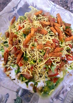 A picture of Karachi ki famous sev chaat.
