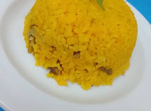 Una foto de Arroz amarillo con carne de cerdo