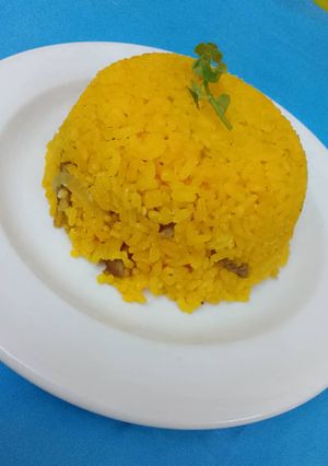 Una foto de Arroz amarillo con carne de cerdo