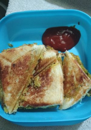 A picture of Veg grilled sandwiches.