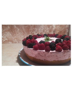 Erdei gyümölcsös torta recept fotója