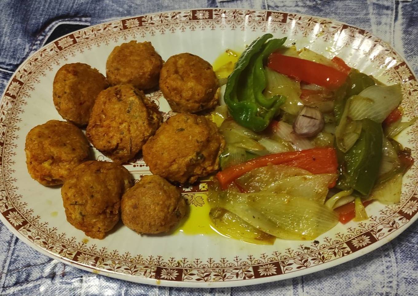 Albóndigas de verduras con verduras al curry