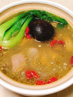 簡單香菇雞腿湯 的食譜成品照片