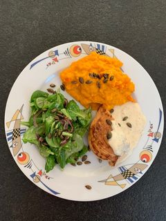 Honig-Senf-Hähnchen mit Kürbispüree und Feldsalat Rezepthauptbild