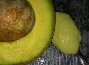 Una foto de Mayonesa de palta o aguacate sencilla y deliciosa