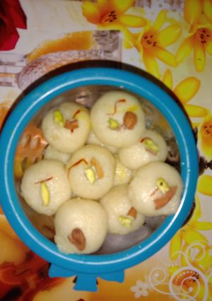 सूजी के रसगुल्ले (Suji ke rasgulle recipe in hindi) रेसिपी मुख्य फोटो