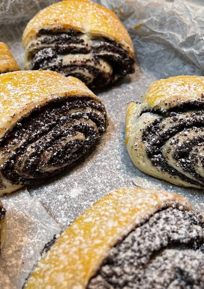 Слойки с маком
