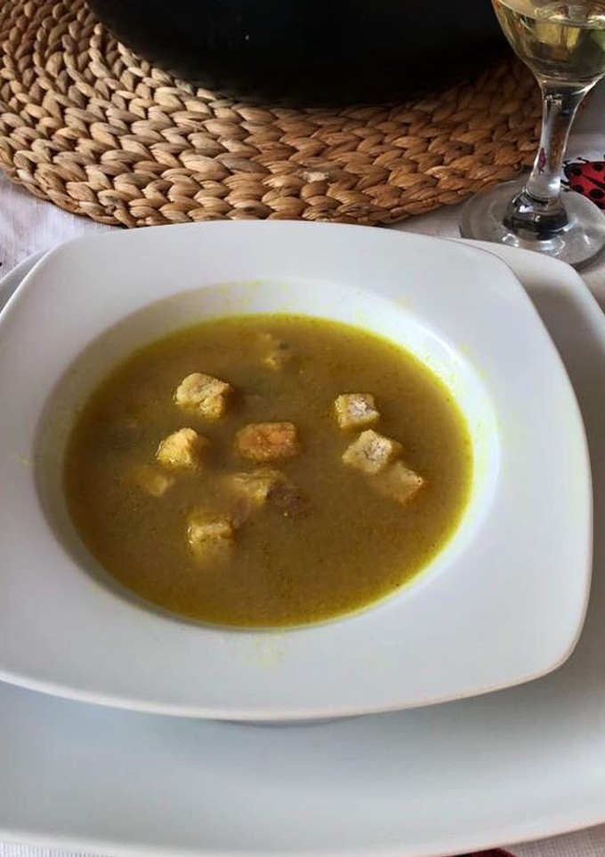 Una foto de Sopa de perdiz, preparada con carne de caza