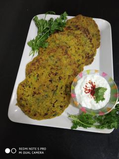 બાજરી આલુ કોથમીર પરાઠા રેસીપી મુખ્ય ફોટો