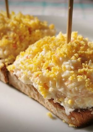A picture of Donosti-Style Pincho (Crab Stick and Shrimp Salad).