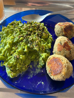 Una foto de Ensalada/dip green goddess
