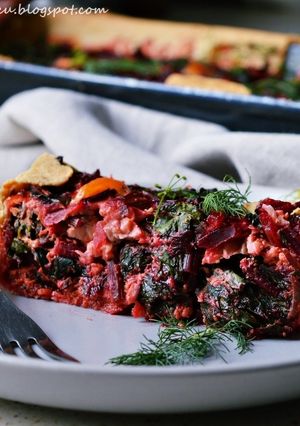 Zdjęcie przepisu Tarta z botwinką i łososiem.