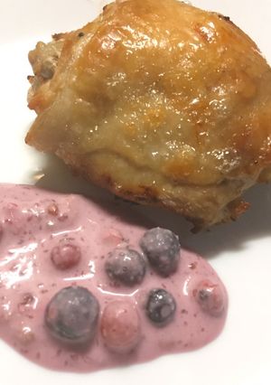 Sült csirkecomb gyümölcsszósszal (ketogén) recept fotója
