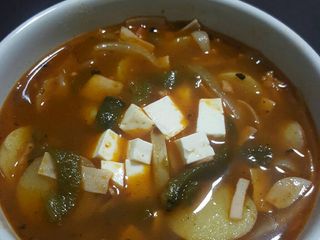 Sopa de papa con chile poblano