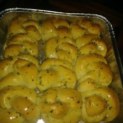 A picture of Garlic Knots.