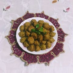 A picture of Urad Dal Vada.