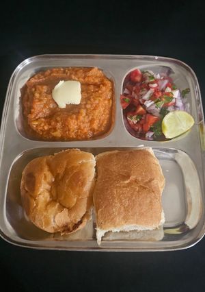 A picture of Healthy veggie butter pav bhaji.