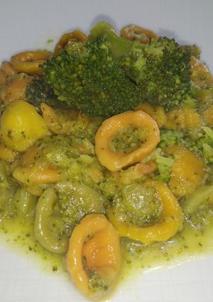 Foto di Orecchiette pugliesi con broccoletti baresi