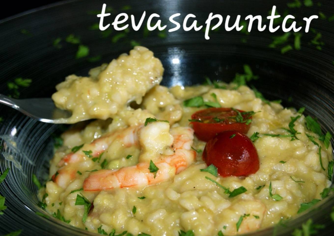Risotto de sepia, langostinos y aguacate