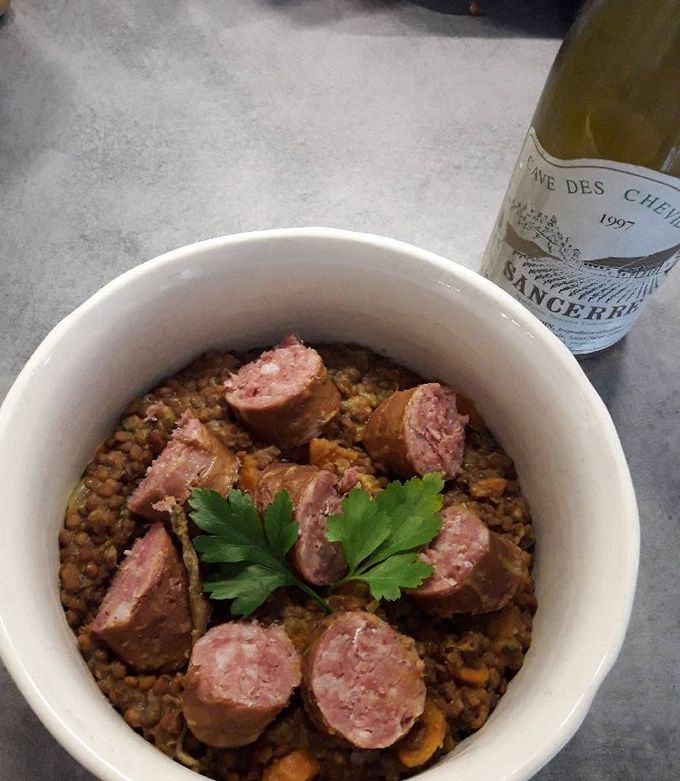 Une photo de Saucisse aux lentilles