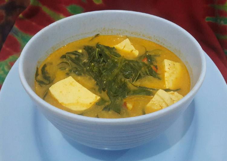 Gulai Daun Singkong