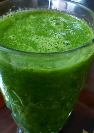 Go Green Detox Juice Recipe by Sakshi Gujral - Cookpad
