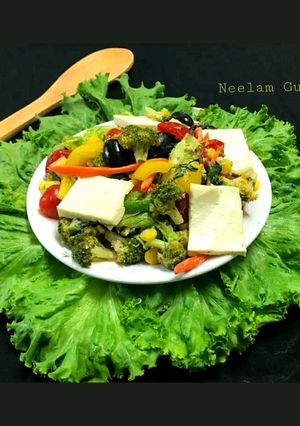 A picture of Detox Superfit Paneer Salad.