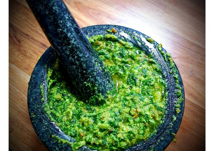 How to Prepare Award-winning Homemade Pesto