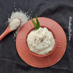 A picture of Ghens (Broken rice porridge).