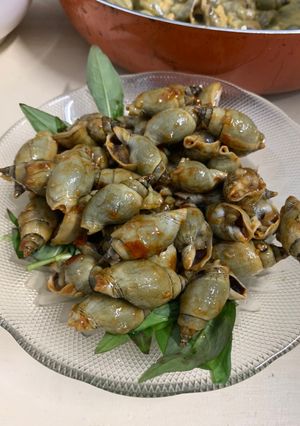 Hình của món Ốc cà na tắm mắm tỏi.
