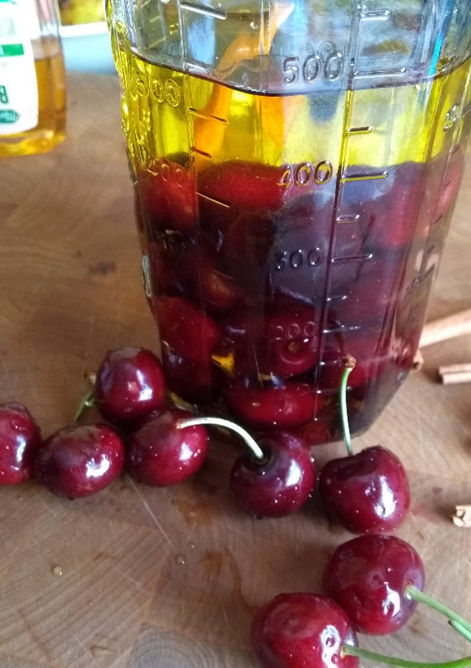 Una foto de Cerezas conservadas en aguardiente tostado