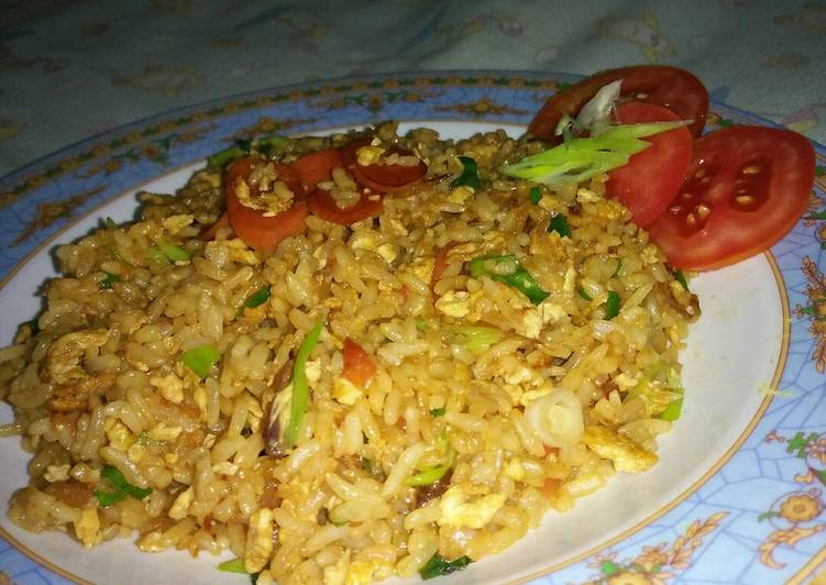 Resep Nasi goreng sosis oleh Atin Nuratikah - Cookpad