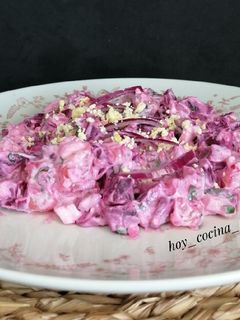 Una foto de Ensalada de remolacha y patata