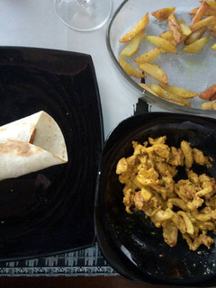 Una foto de Shawarma estilo Camerún