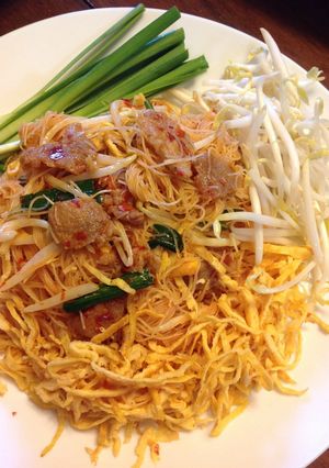 รูปของ เส้นหมี่ผัดนำ้มะขามโบราณ(สูตร80ปี)