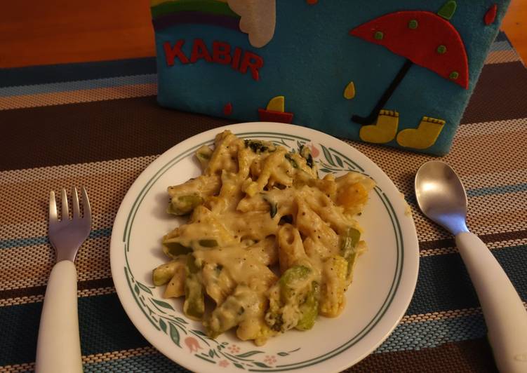 Whole wheat pasta with white sauce Whole wheat pasta with white sauce