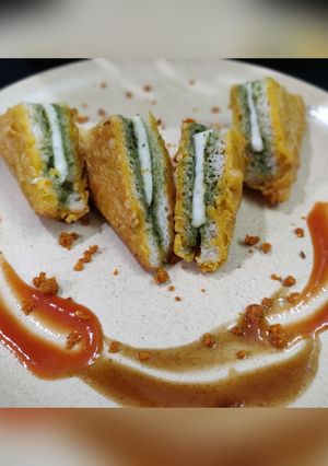 A picture of Bread Paneer Parcel.