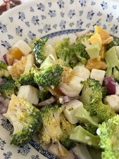 Una foto de Ensalada de brócoli y naranja