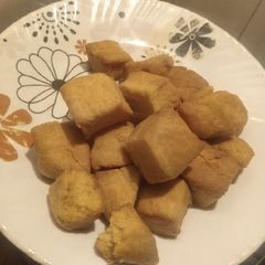 A picture of Custard cin cin.