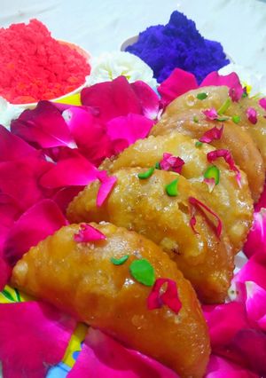 A picture of Mawa Gujiya.