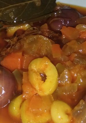 صورة لوصفة حار مرقد بالزيتون والجزر 😋😋😋