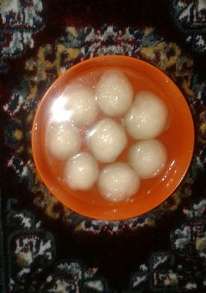 A picture of Chawal ka Rasgulla.