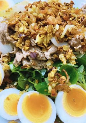 Hình của món Càng cua trộn dầu giấm trứng lòng đào.