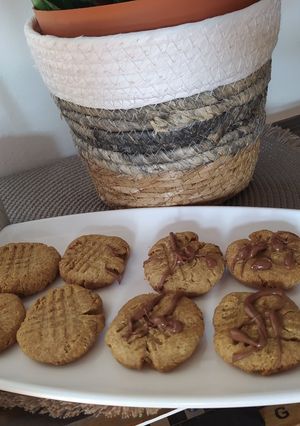 Una foto de Galletitas con manteca de maní y harina integral, sin azúcar 🥜