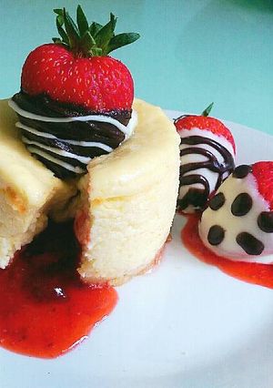 A picture of Strawberry surprised cheesecake.