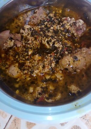 A picture of Bitter leaf and egusi soup.